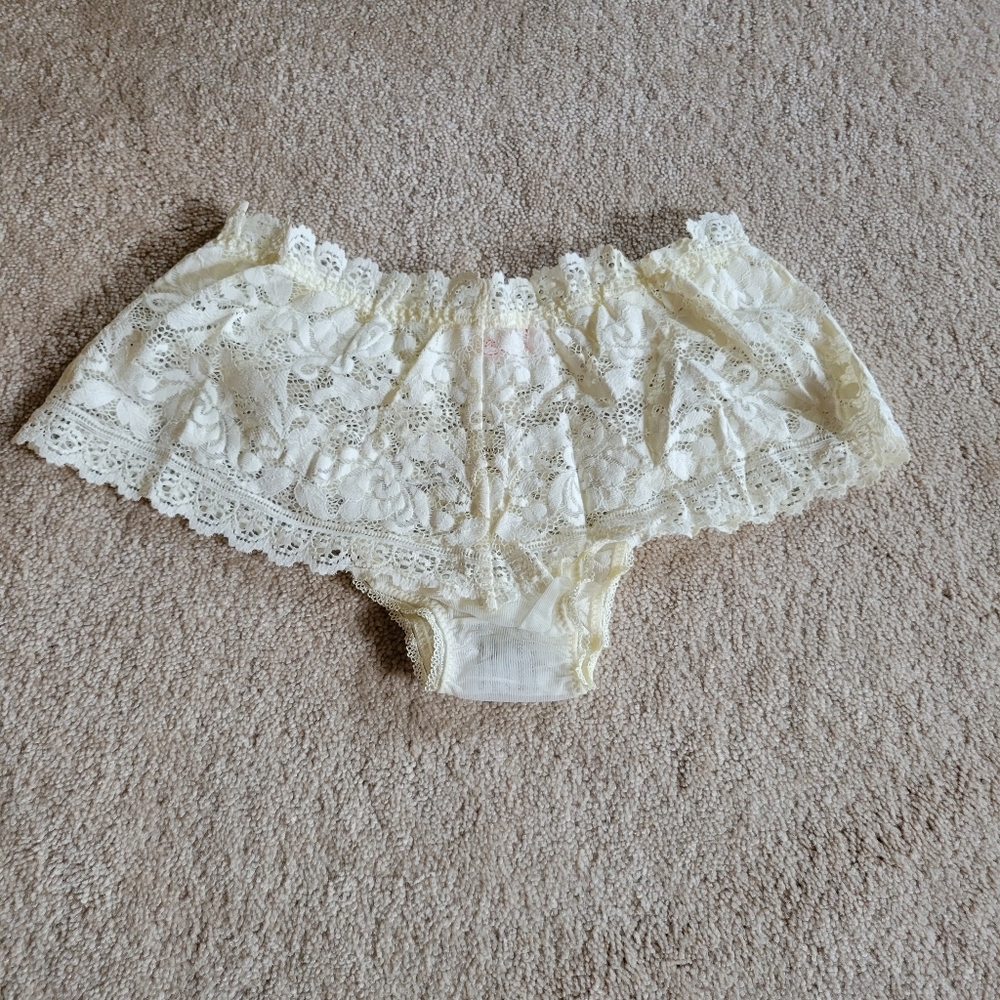 Lindy Hop Ivory Colored Lace Panties New Sz Medium